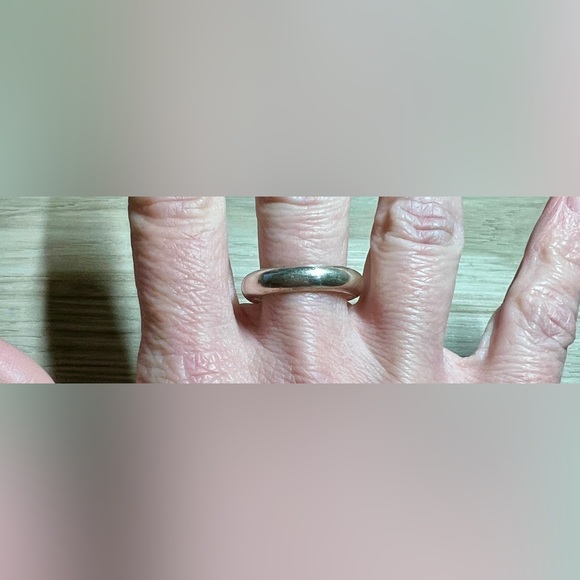 Vintage Designer Signed R Sterling Silver Simple Band Ring, Size 10.5 - Picture 5 of 7